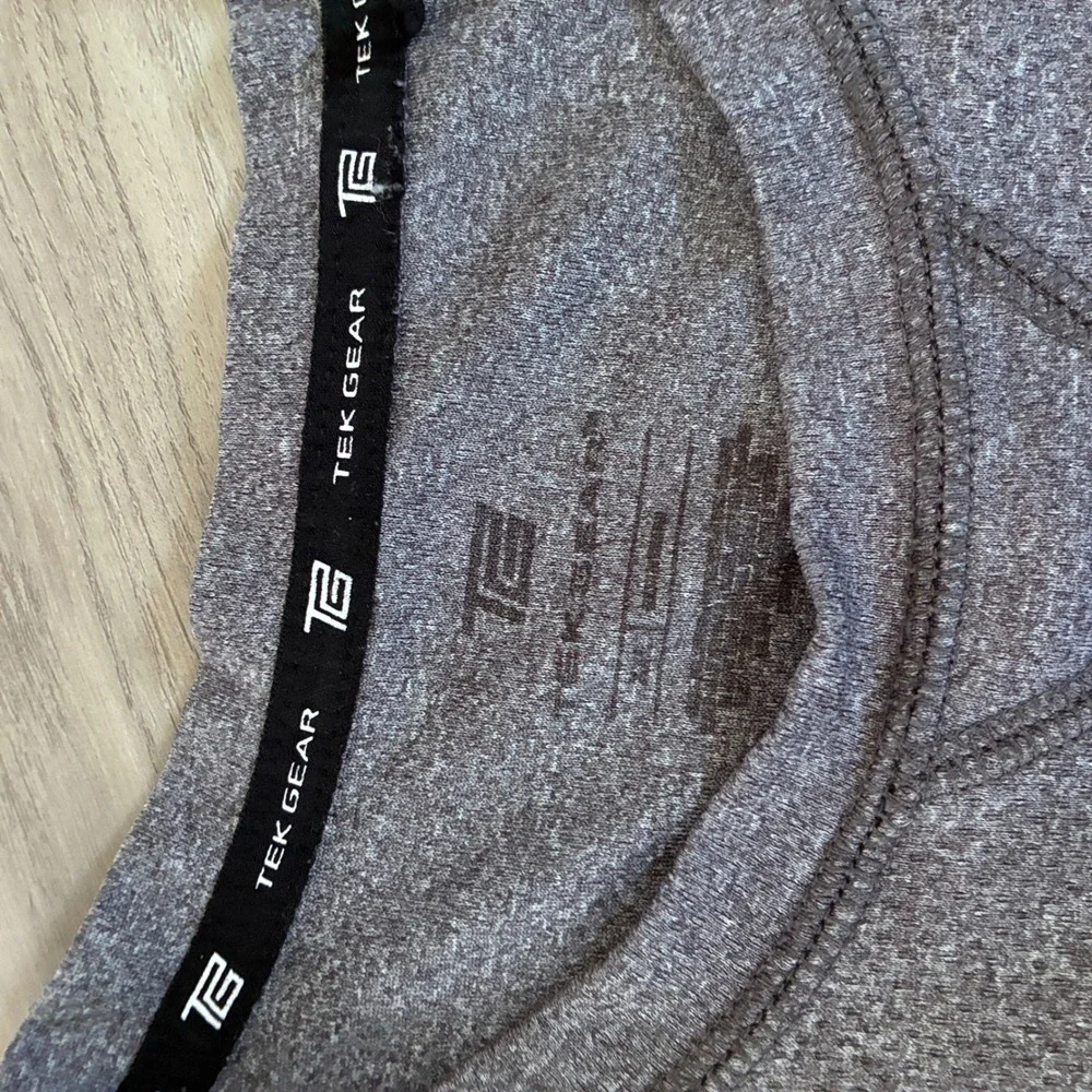Tek Gear Mens Performance Long Sleeve Shirt Heather Gray Crew Neck XL Activewear - Picture 3 of 4